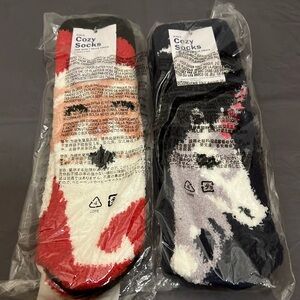 4/$25 NWT girls cozy socks set of 2 Santa and unicorn